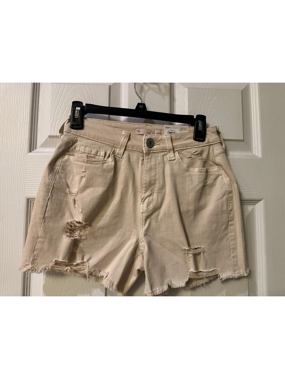 Midi SO Cream Shorts womens small 7/28, distressed, new